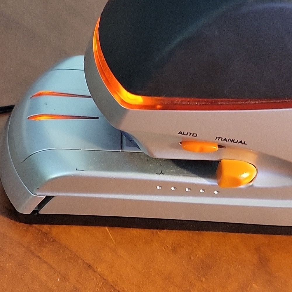 Electric Stapler - Picture 11 of 14